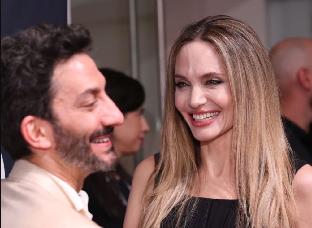 Angelina Jolie y Juan Minujín estuvieron juntos en el estreno de  “Sin sangre”y revolucionaron las redes