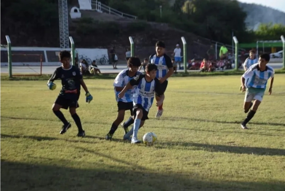 Mas de 300 chicos en el mundialito de fútbol infantil