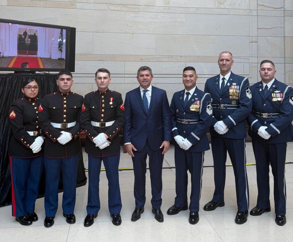 El gobernador de San Juan, Marcelo Orrego, presenció la asunción de Donald Trump como presidente de EEUU