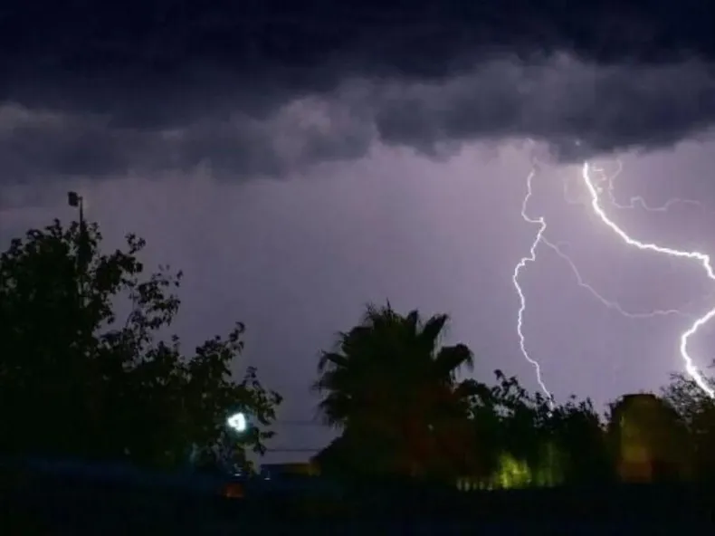 Jueves caluroso y noche de tormenta en la provincia