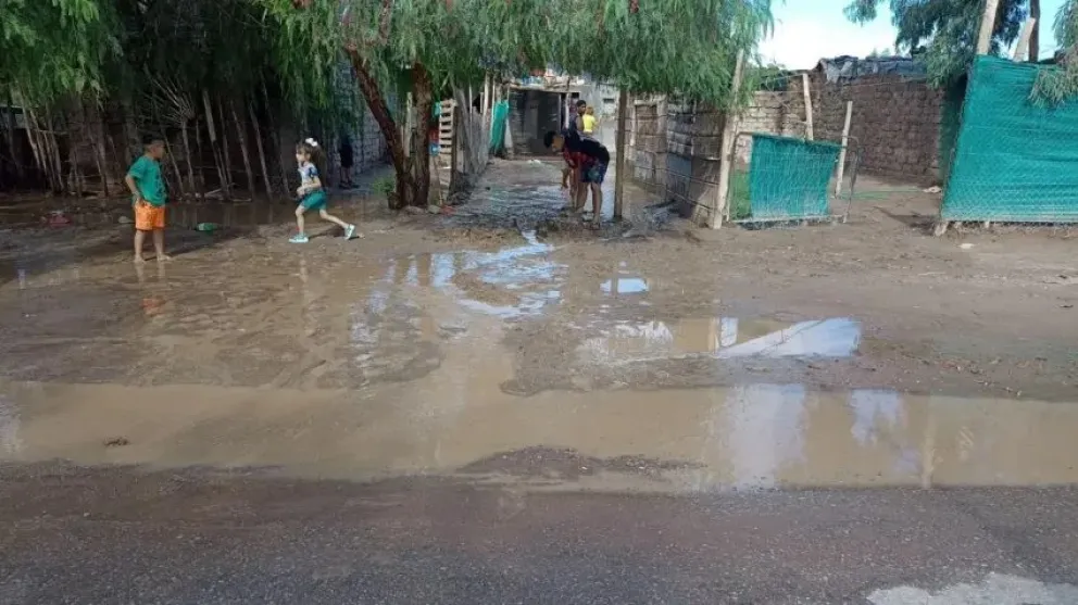 Asisten a más de 65 familias de Albardón y Ullum afectadas por las lluvias 