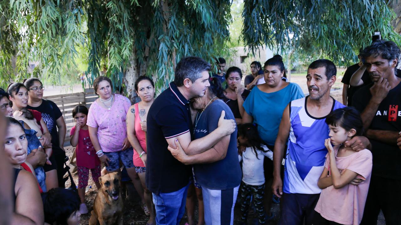 Orrego visitó a los vecinos damnificados por la lluvia en Albardón