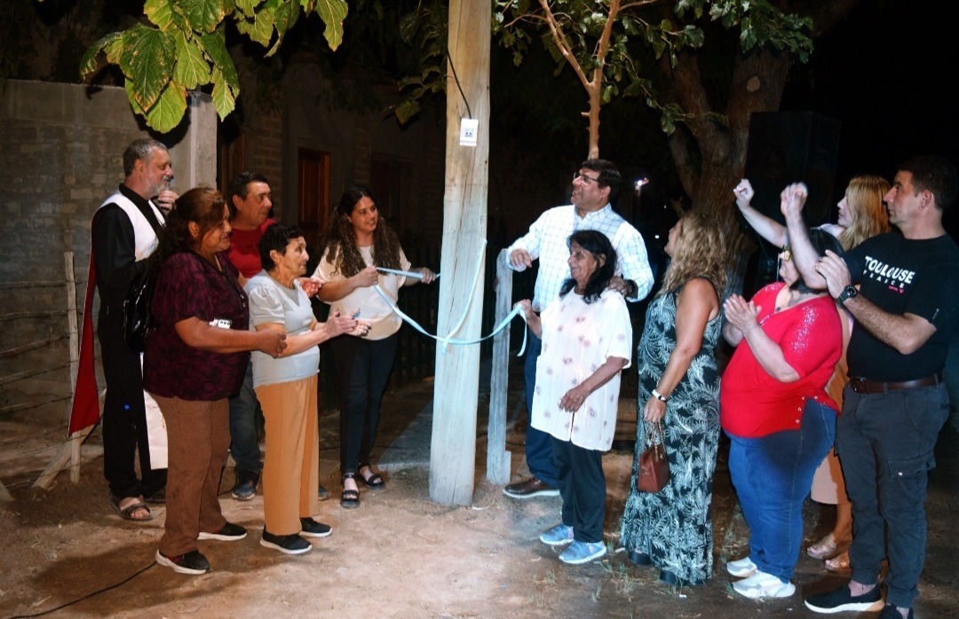 9 de Julio inauguró nuevas luminarias LED en el Barrio Palmares