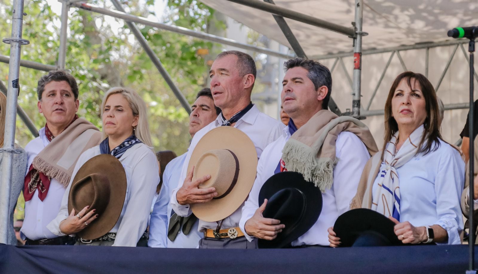 Orrego encabezó la Cabalgata de la Fe junto a más de 4.000 jinetes