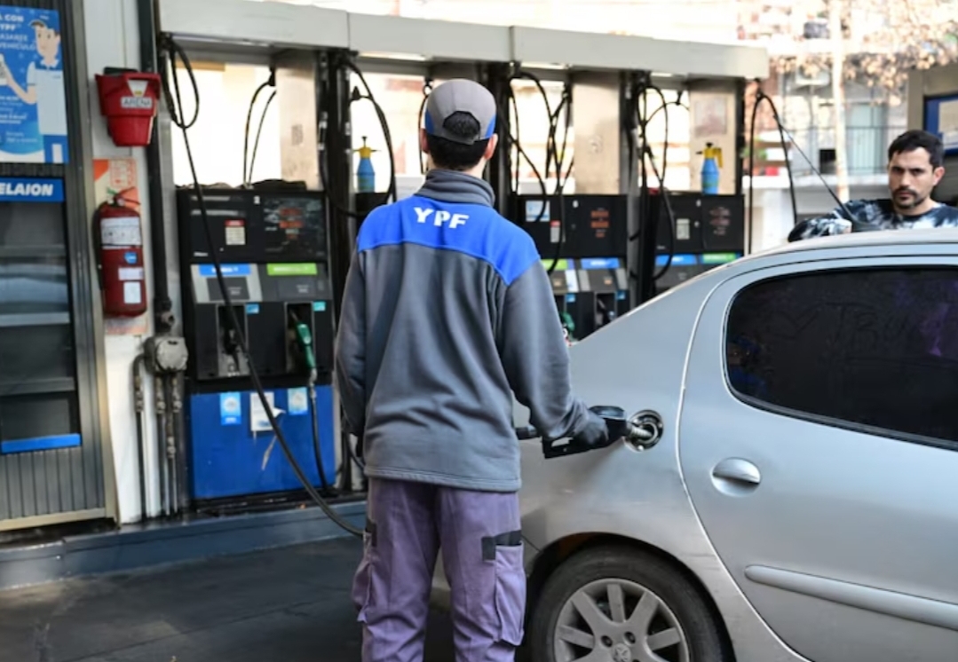 Sorpresivo aumento de los combustibles en YPF: cuál es su precio actualizado hoy