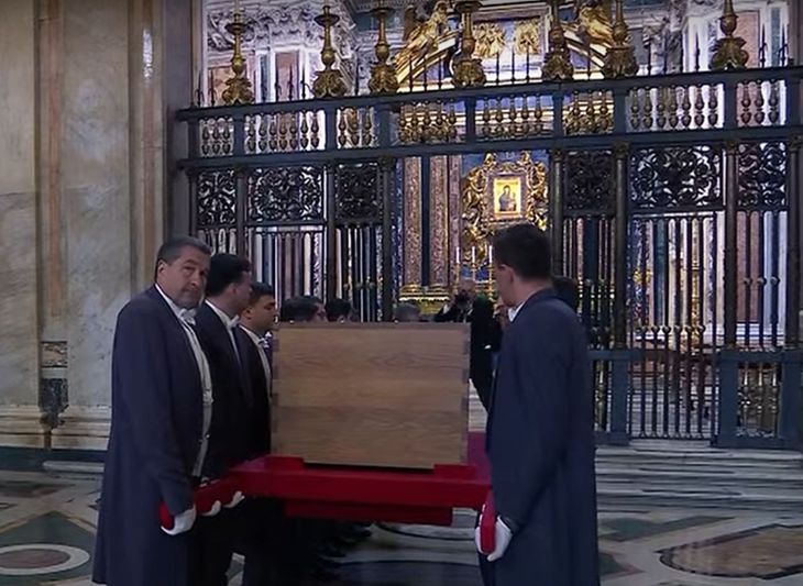 ¡Francisco eterno!: el Papa ya descansa en paz en la basílica de Santa María la Mayor
