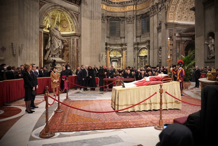 El papa Francisco ha simplificado los ritos funerarios de los papas para que reflejen su papel como pastor y discípulo de Cristo.