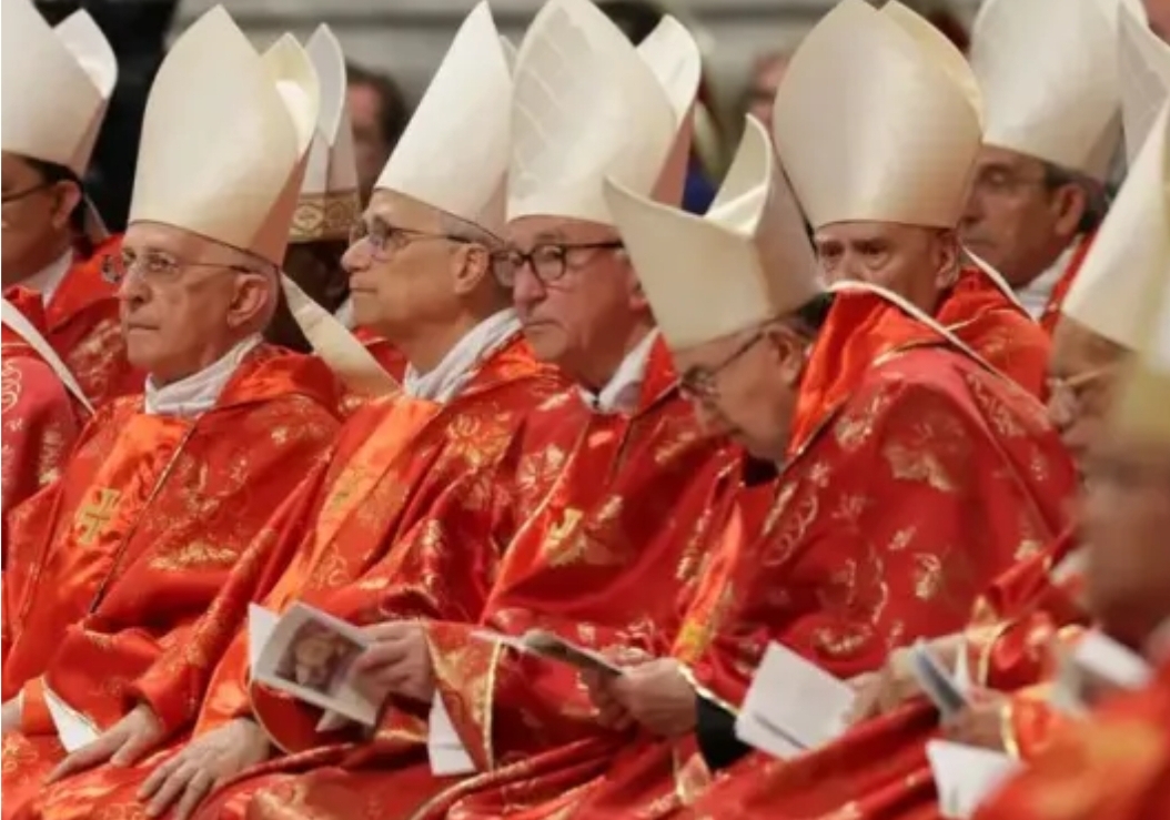 Los cardenales celebraron la misa previa al cónclave en San Pedro antes de elegir al sucesor de Francisco