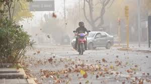 Alerta amarilla: fuertes vientos harán descender la temperatura
