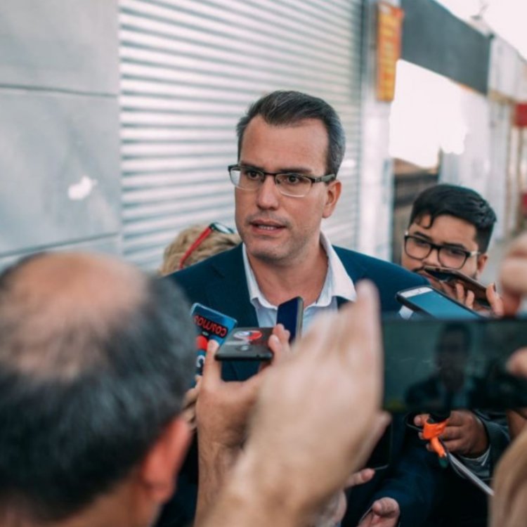 Camino a cumplir dos años de gestión, Munisaga se dio cuenta que el gabinete de gobierno no le suma