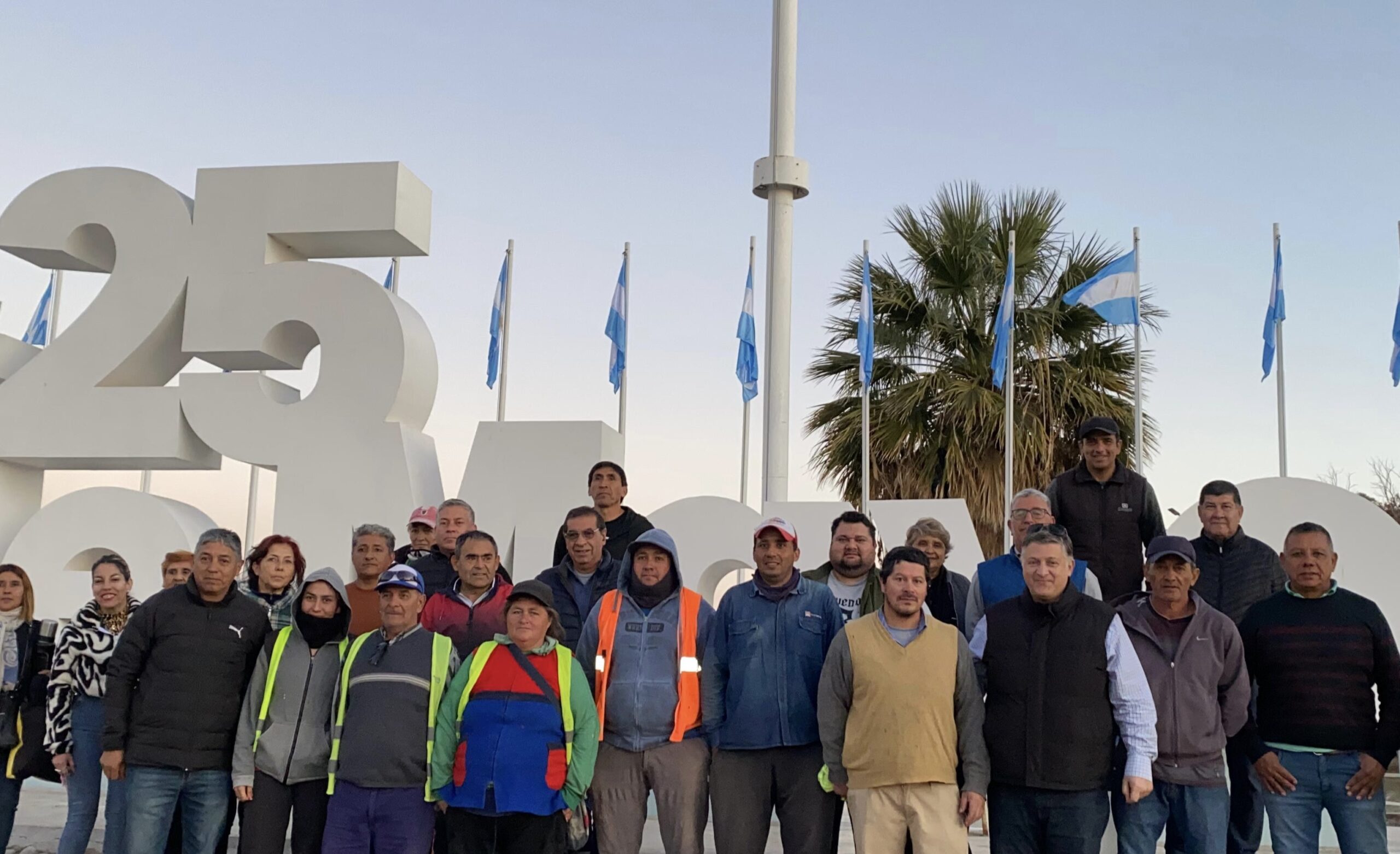 Nuevas obras de riego y alumbrado en el departamento 25 de Mayo