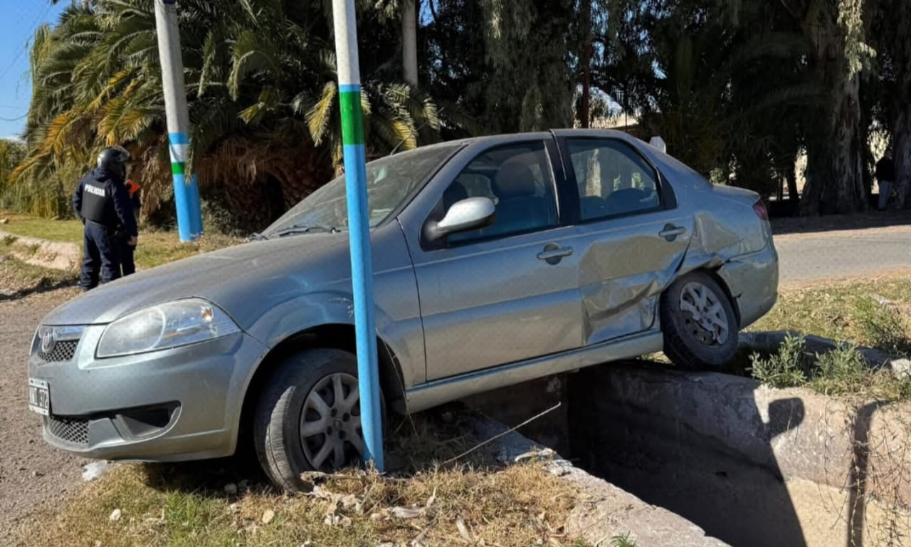 En Albardón, un choque entre dos autos dejó un niño hospitalizado