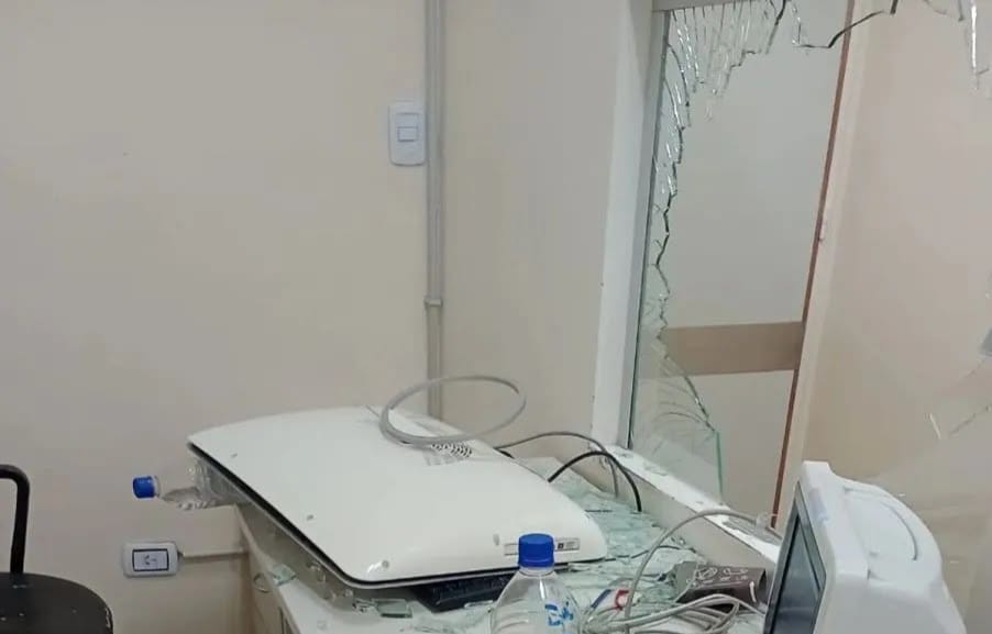 Madrugada violenta en la guardia de Pediatría del Hospital Rawson