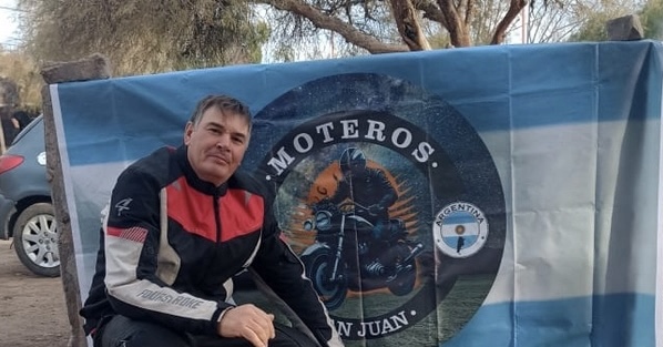 Conmoción por la muerte de un motociclista al caer en una zanja