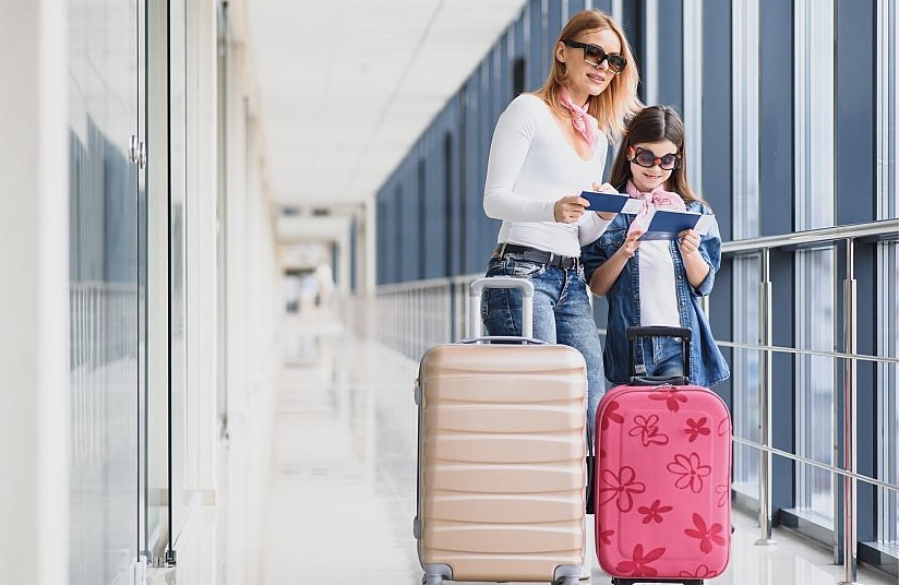 Autorizaciones para viajar al exterior: menores ya pueden tramitar el permiso de forma digital en toda Argentina