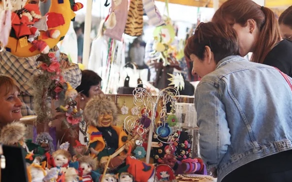 Atentos artesanos y emprendedores de 25 de Mayo