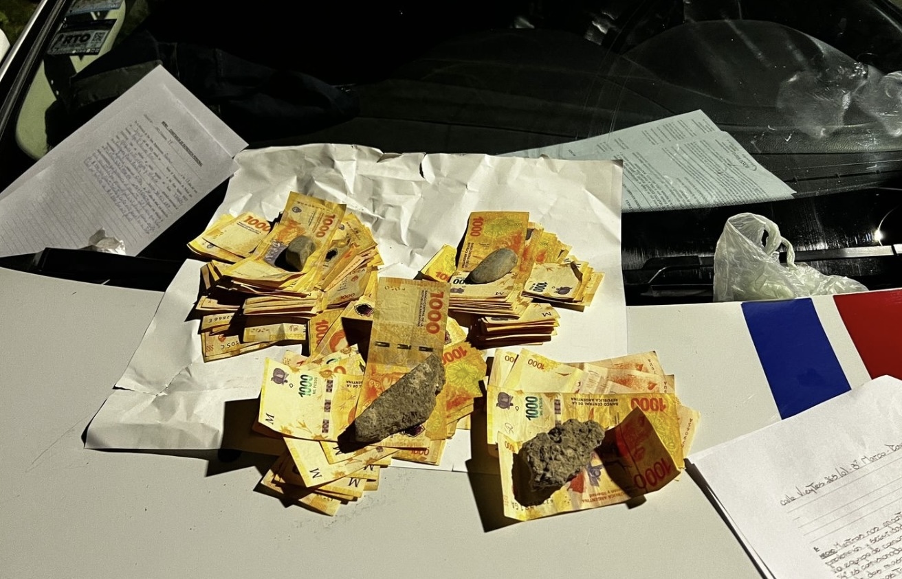 Le robaron el sueldo a un jubilado: la policía logró atraparlos