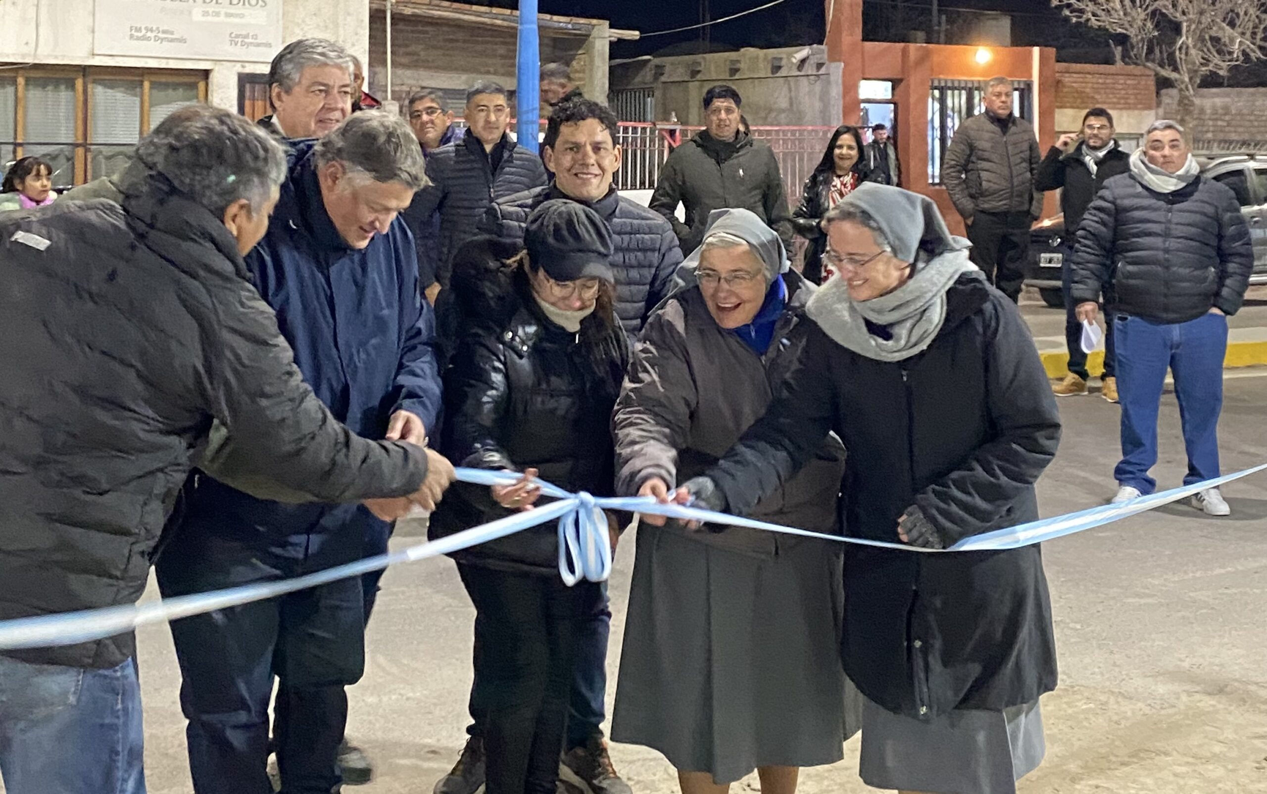 Nuevas obras de vereda e iluminación en 25 de Mayo