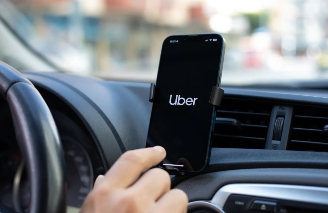 Un conductor de Uber quedó preso tras ser denunciado por llevarse dos menores  en Chimbas