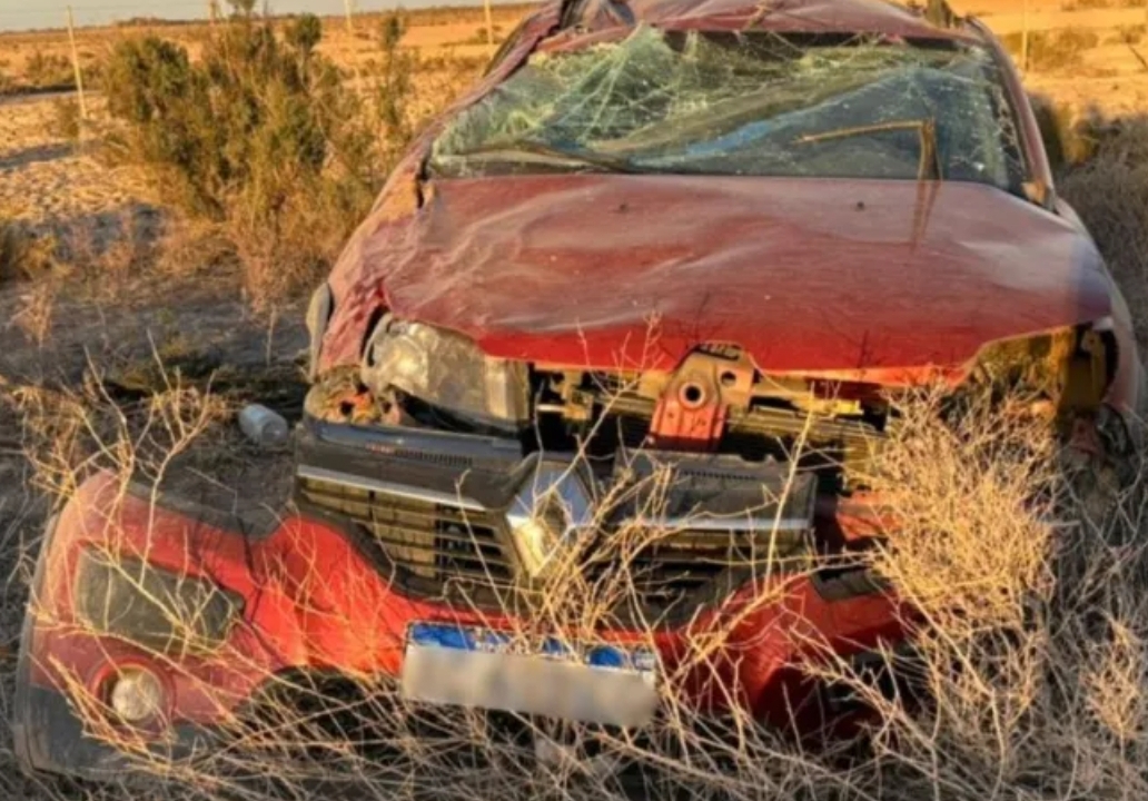 Mendocinos se salvaron de milagro tras volcar con su auto en Sarmiento