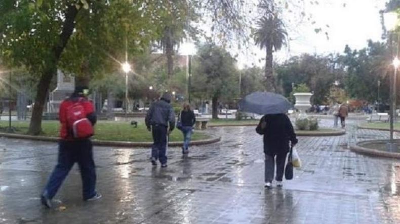 Para hoy mucho frío y lluvia ⛈️
