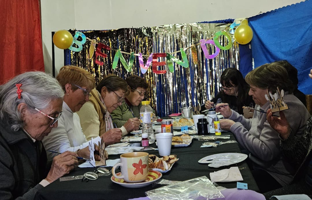 Con gran éxito dieron inicio los talleres para adultos mayores en Las Chacritas
