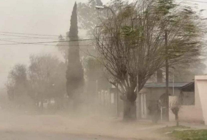 Alerta amarilla por fuertes vientos: ráfagas de hasta 100 km/h en la cordillera esta noche