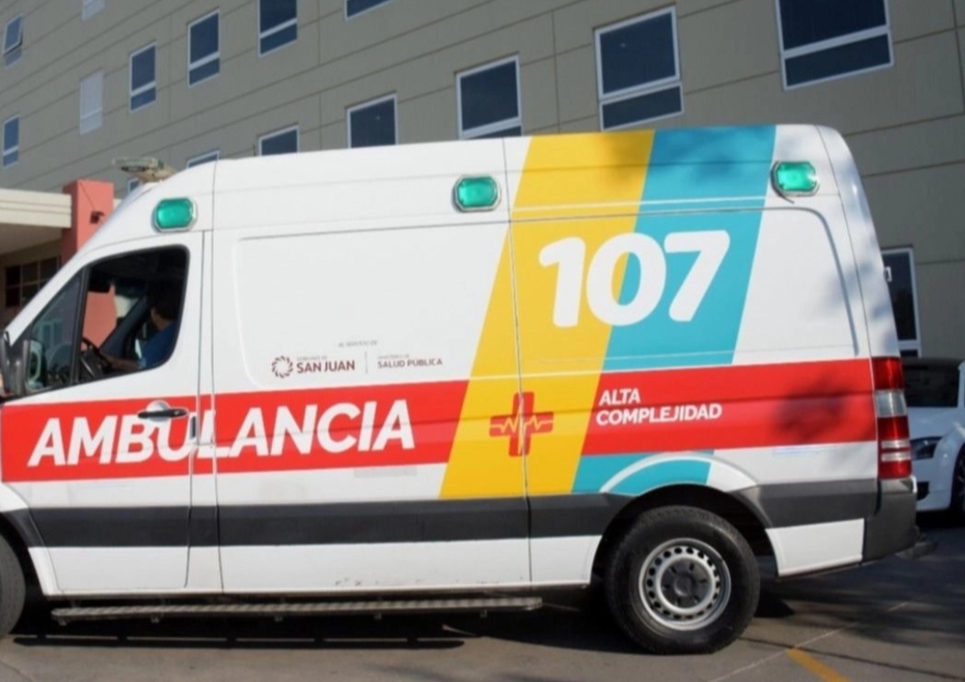 Quizo encender un cigarrillo con una hornalla, y terminó casi quemado por completo