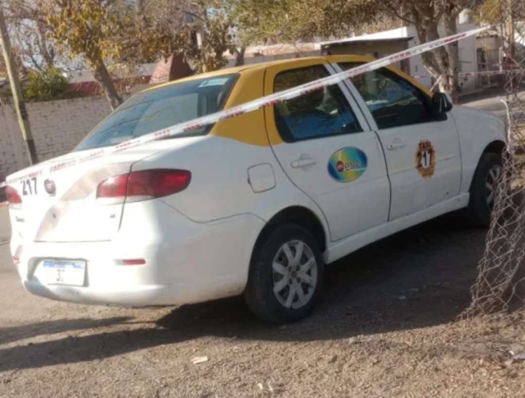 7 delincuentes intentaron robar a un remisero y le dispararon en el cuello