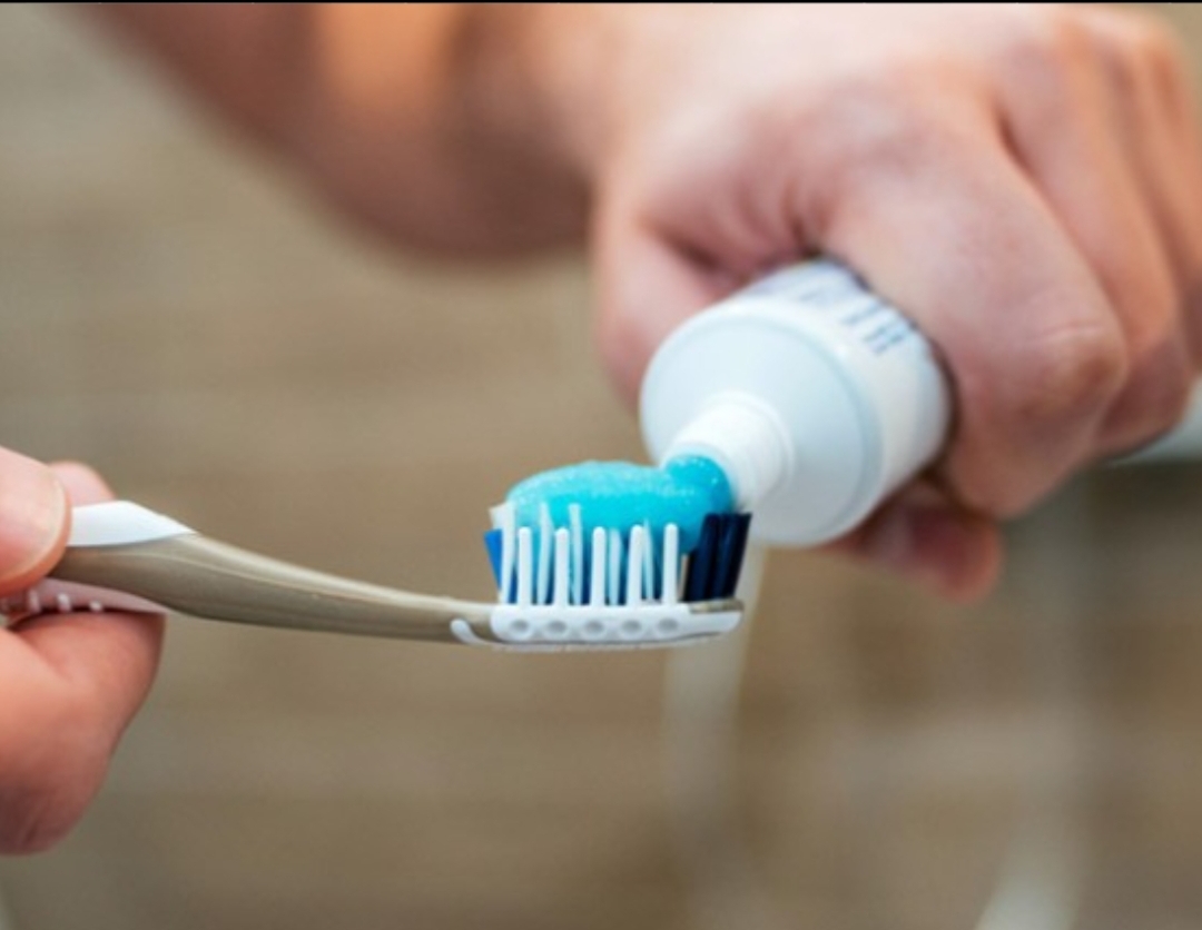 Prohibieron una reconocida pasta dental en San Juan y controlaran supermercados y mayoristas