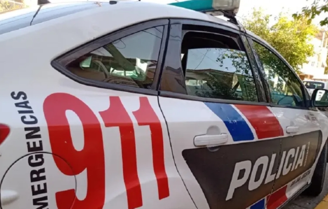 Terminaron detenidos tras querer robarle a unos jovenes