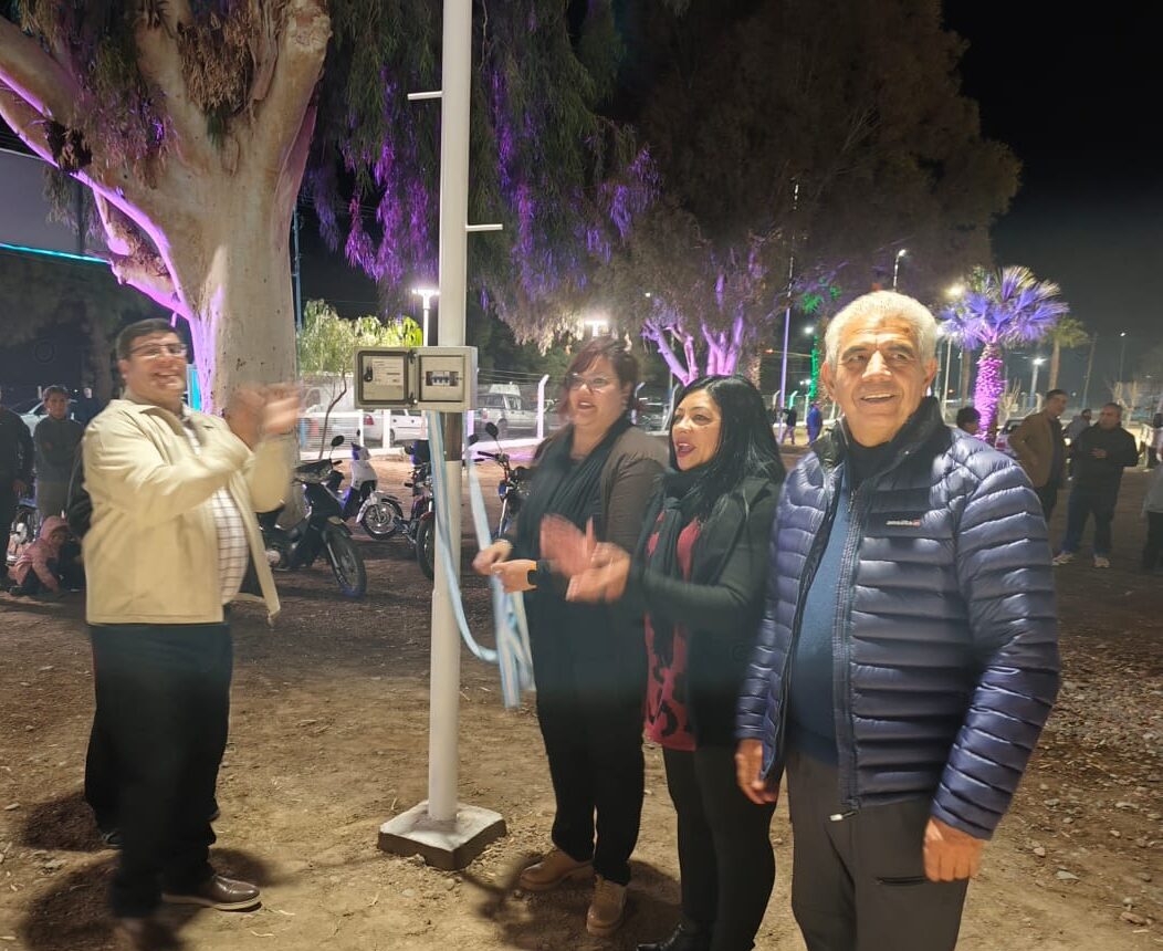Inauguración del alumbrado del polideportivo de Chacritas