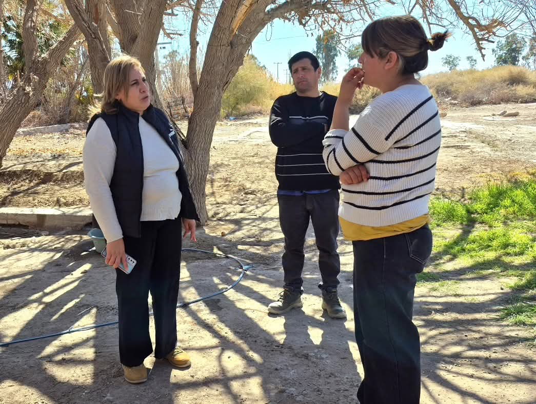 Analía Becerra intendenta de San Martin, salió a visitar los vecinos y conocer sus necesidades