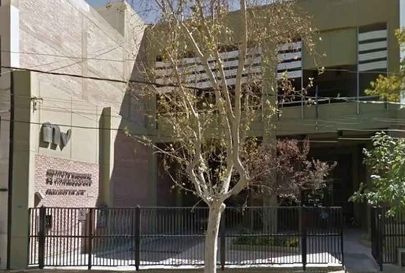 Milei despide trabajadores de INV La medida dejó en disponibilidad a 49 trabajadores de planta permanente. La medida golpea de lleno a Mendoza, donde se concentra el 98% del personal.