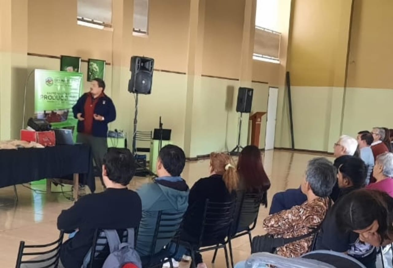 Capacitación y entrega de semillas para productores y huerteros de San Martín