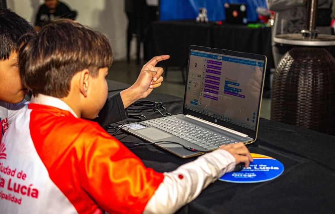 Taller de robótica “Mentes en Marcha” en Santa Lucía