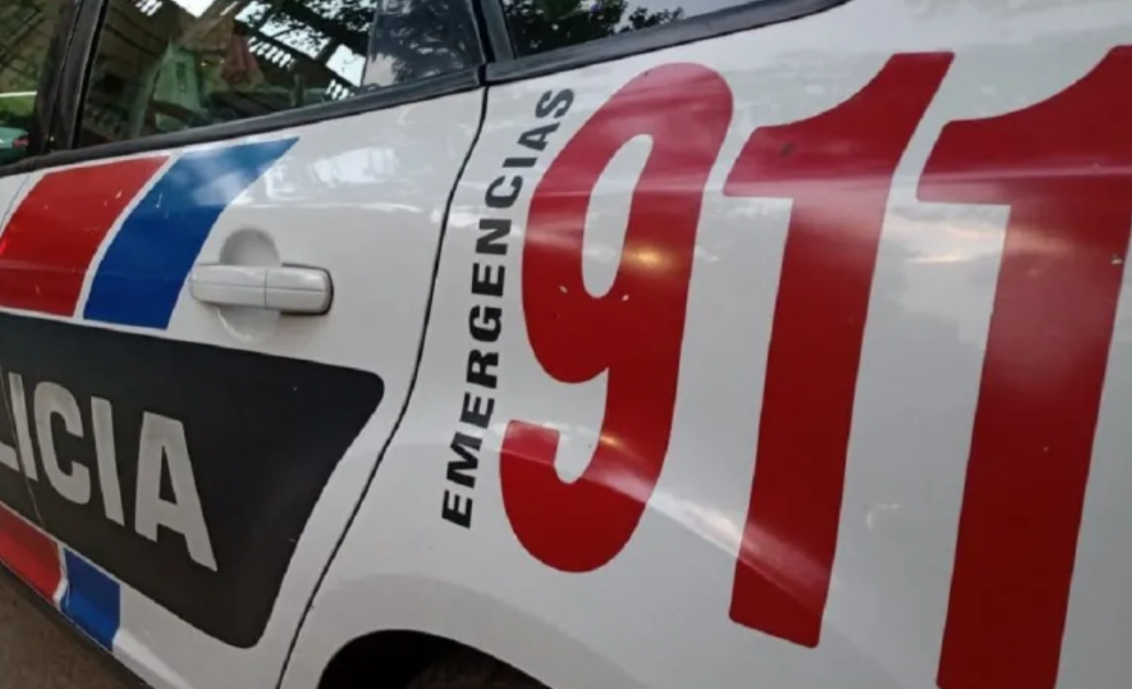 Fue rescatada por los bomberos tras quedar atrapada en un incendio en su casa