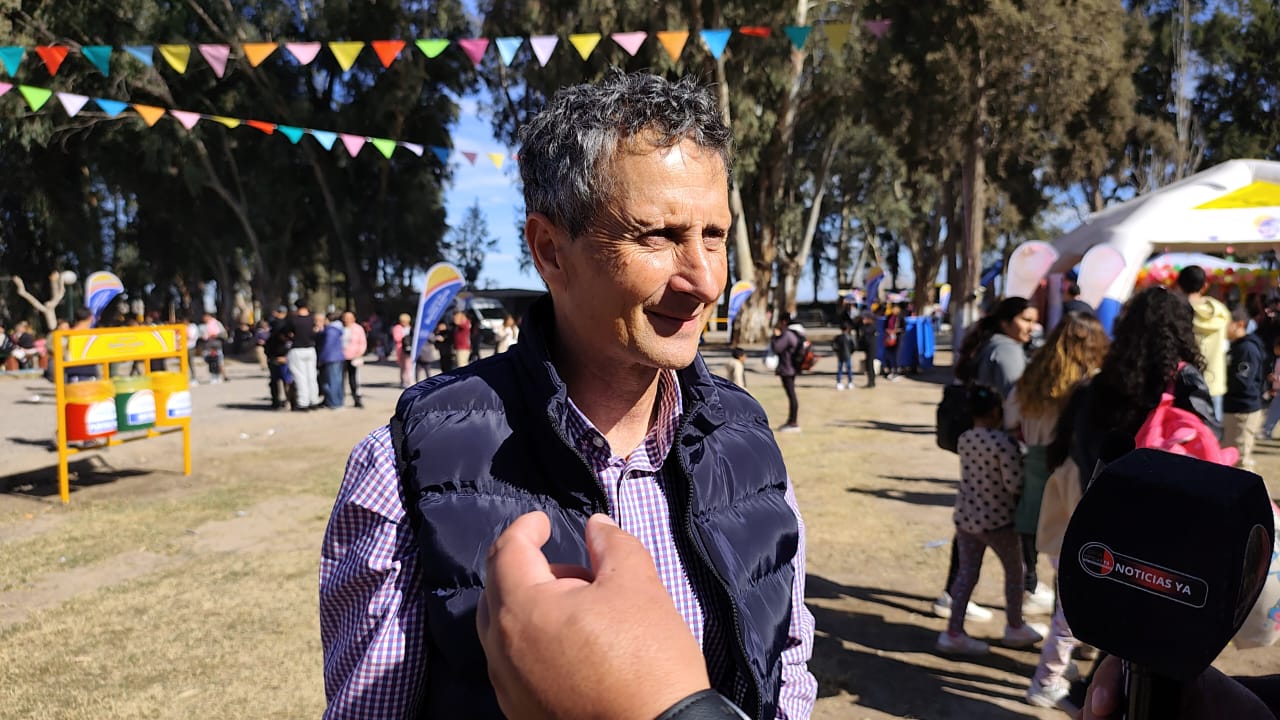 El ministerio de desarrollo humano y familia envió chocolate y juguetes para que en todos los departamentos se haga un gran festejo a los Niños