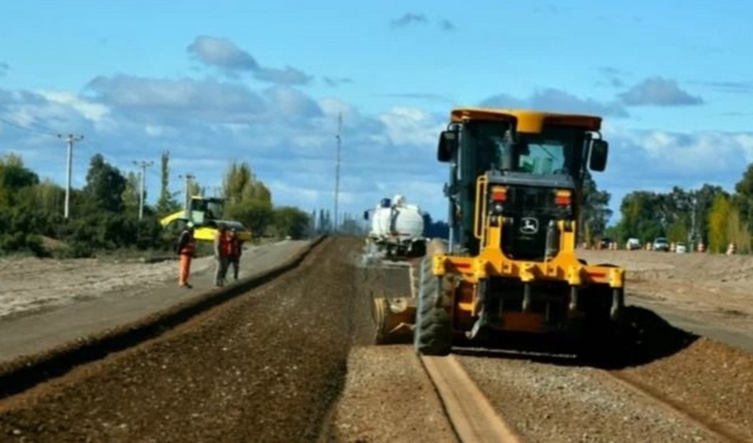 Despidieron a 150 trabajadores de la ruta 40 sur, por falta de pago de Nación