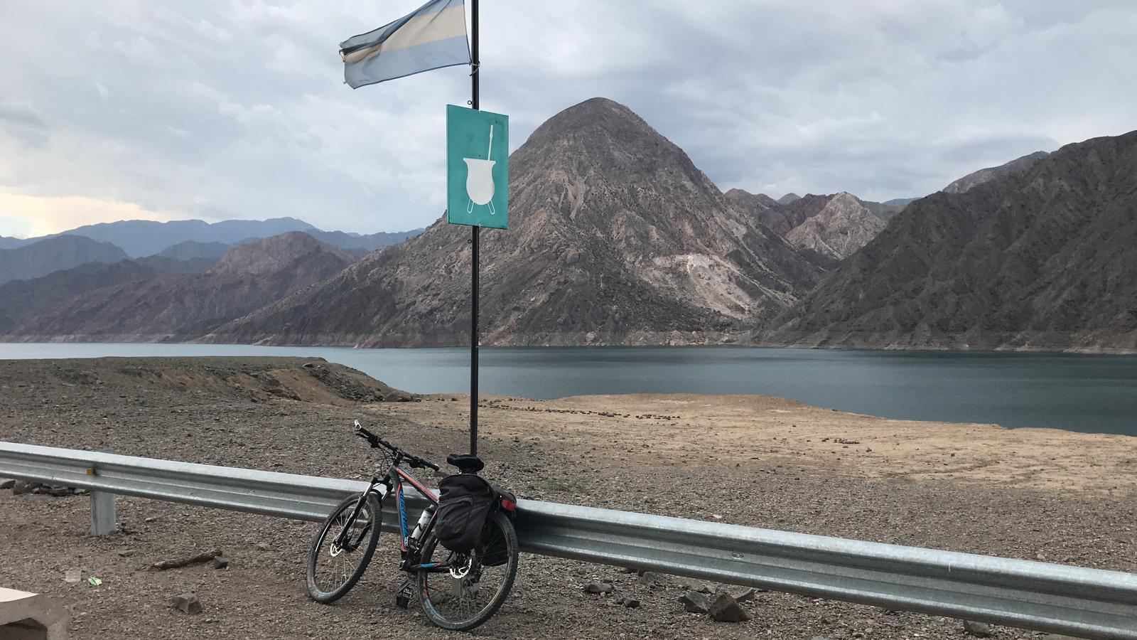 Urgente: Todavía no logran identificar al ciclista que tuvo el accidente en ullum