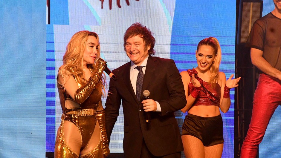 Estupor en el gobierno porque Milei se va a Las Vegas a ver a Fátima en medio de la crisis de las coimas y el dólar