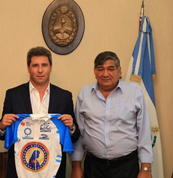 La gran sapo pepe “Carlos Gómez” se cruzó de partido y salta, salta…