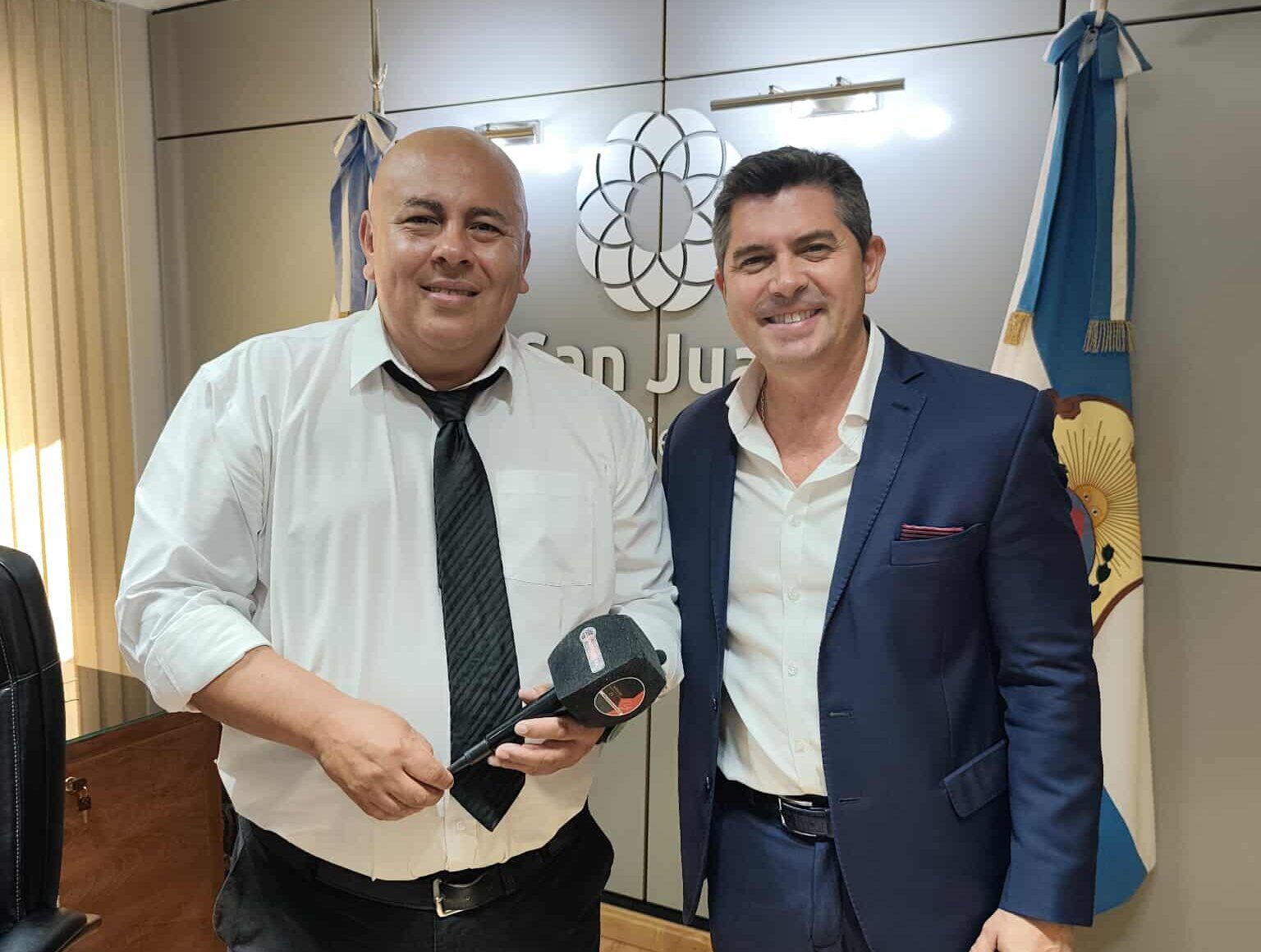 El gobernador le confirmo a Noticias ya!!! día y horario de la entrega del barrio de la majadita