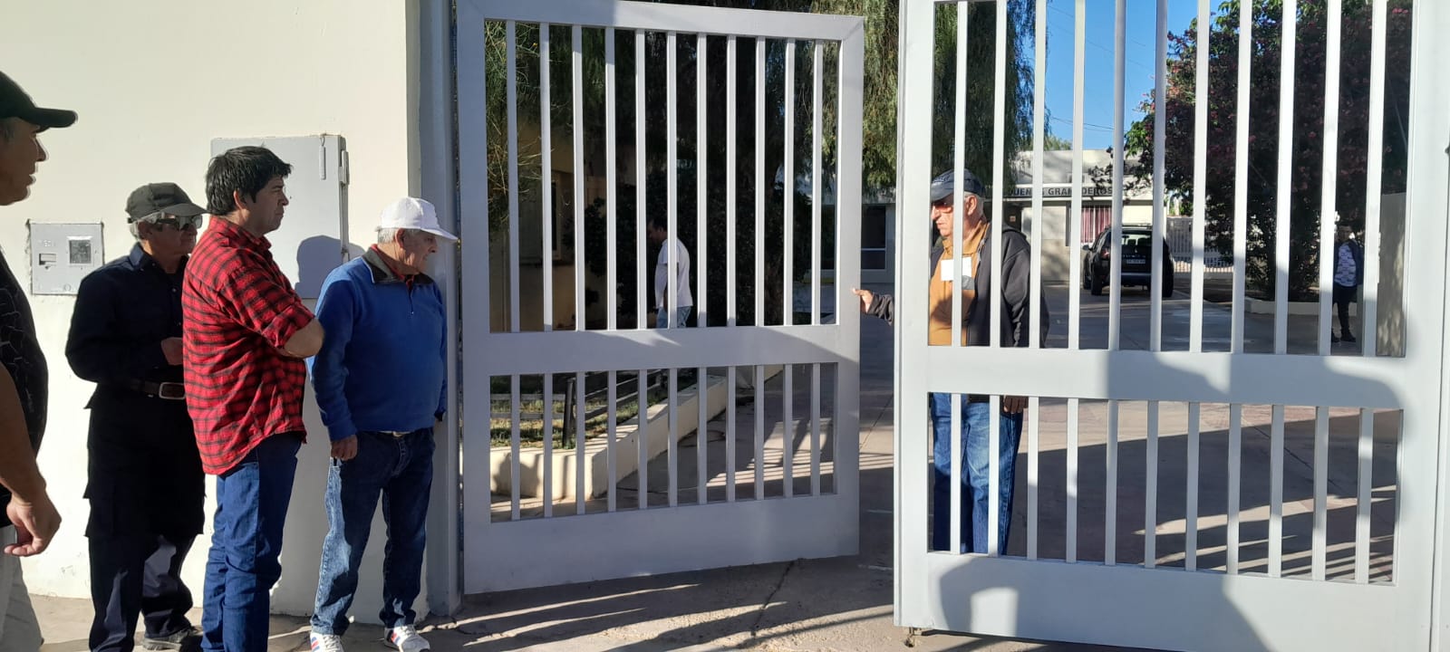 Comenzó la votación en la Escuela Granaderos de San Martín