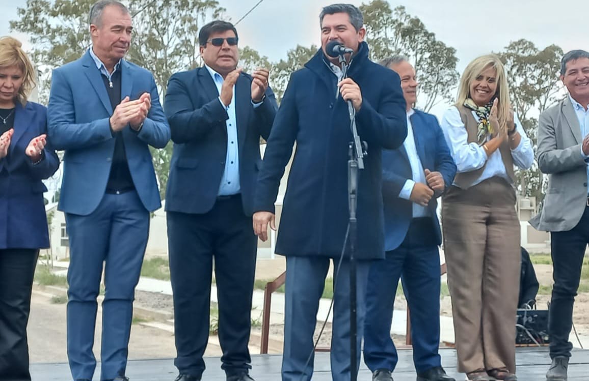 El gobernador anunció la construcción de 240 viviendas para 9 de Julio
