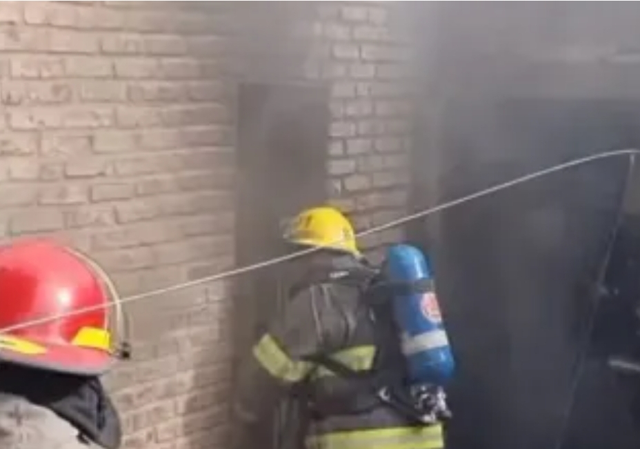 En Santa Lucía: una mujer sufrió fuertes quemaduras tras un grave incendio