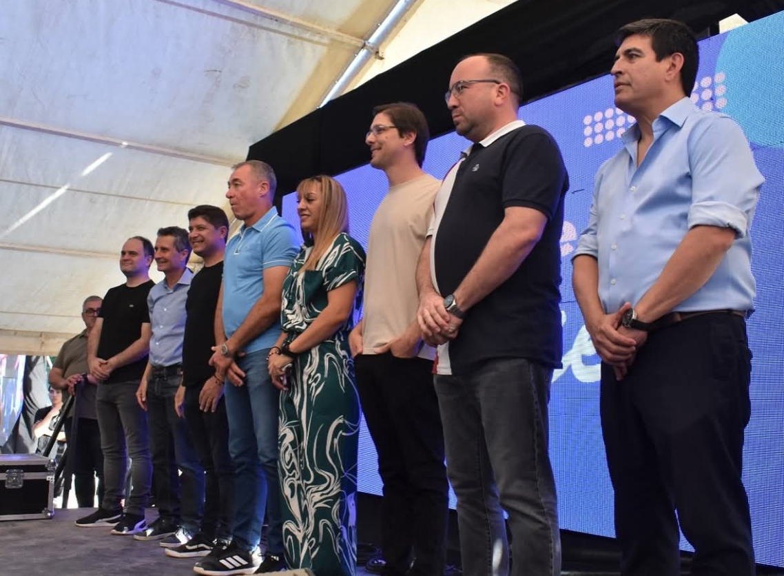 Hermoso festejo del día de la madre en Santa Lucía