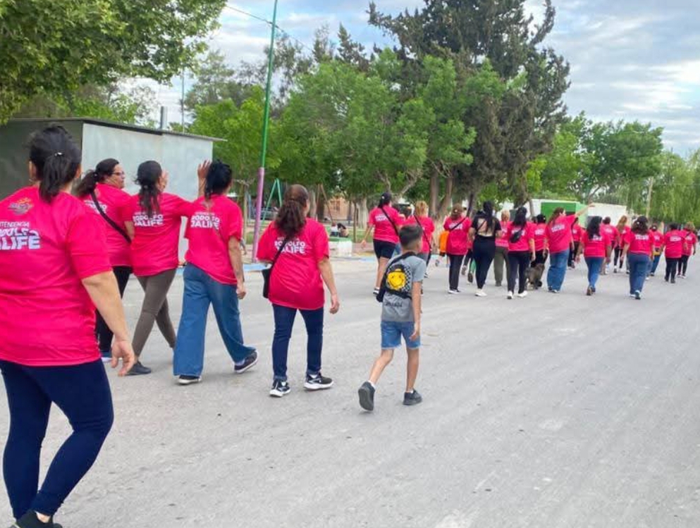 Se llevó a cabo una caminata saludable en el marco del Mes Rosa