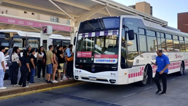 “FNS 2025 a full: lanzan operativo con colectivos gratuitos, 100 unidades y 23 puntos clave”