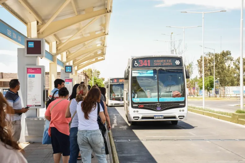 Aún no hay fecha para el aumento del pasaje de colectivo: Se analiza aplicar el ajuste recién en 2026